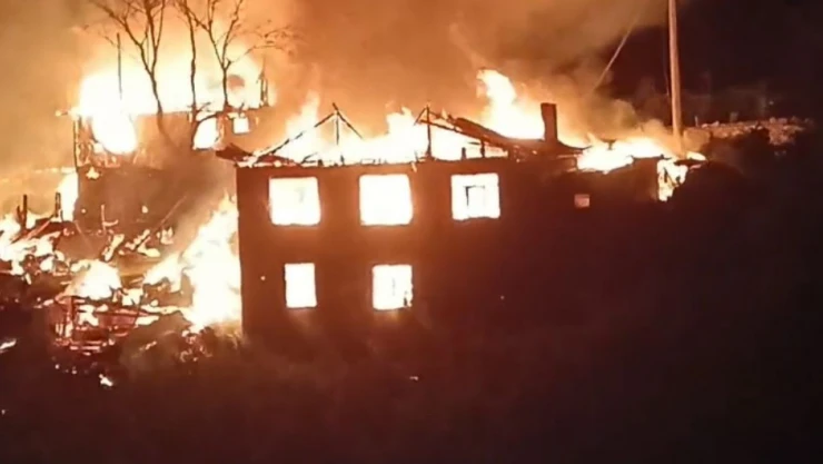 Bolu'da Feci Yangın: 5 Ev İle 7 Samanlık Alevlere Teslim Oldu