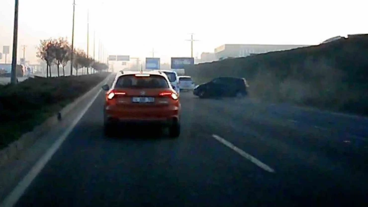 Makasa Giren Araç Kazaya Neden Oldu