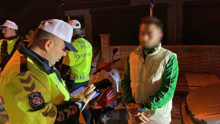 Bolu'da Polis, Çevreye Rahatsızlık Veren Sürücülere Göz Açtırmıyor