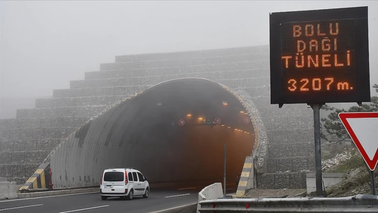 Bolu Dağı Geçişinde Sis Etkili Oldu