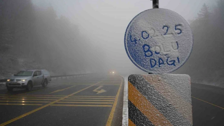 Bolu Dağı'nda Kar Ve Sis Etkili Oluyor