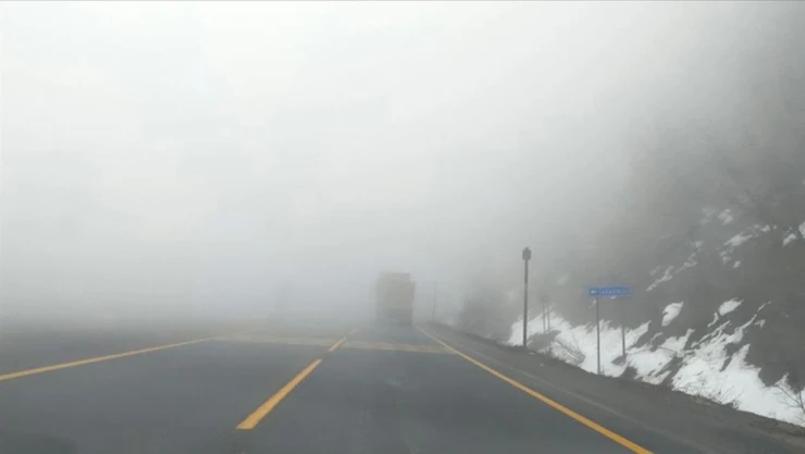 Bolu Dağı'nda Sis Nedeniyle Görüş Mesafesi Düştü