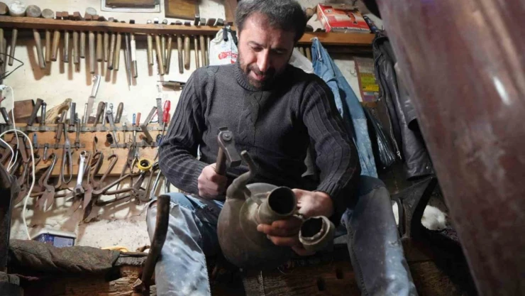 Gerede'nin Son Bakırcısı: 'Bizim Mesleğe Çırak Girmeyeli 25 Sene Oldu'