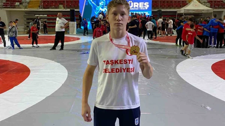 Bolulu Güreşçi Türkiye Şampiyonu Oldu