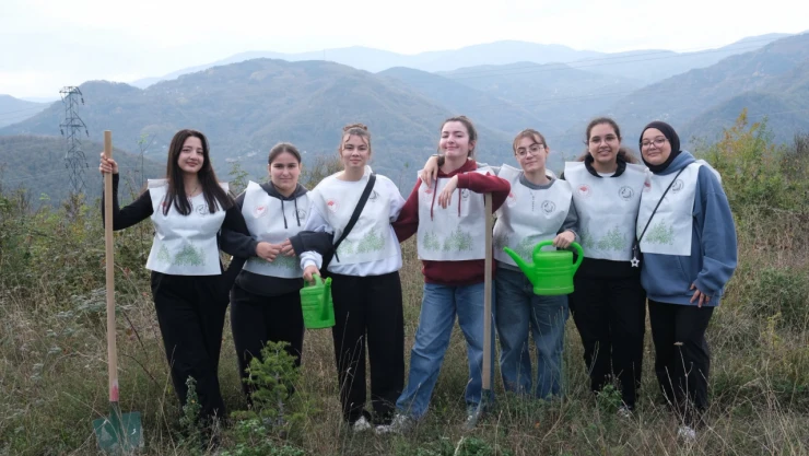 Bozkurt'ta 300 Fidan Toprakla Buluştu