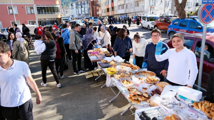 Bozkurt'ta 'Gazze için Seferber' Temalı Kermes Düzenlendi