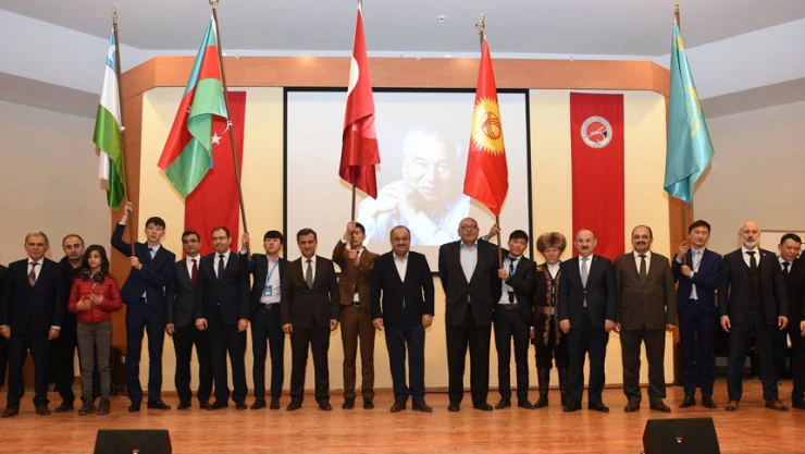 Büyük Yazar Cengiz Aytmatov anıldı