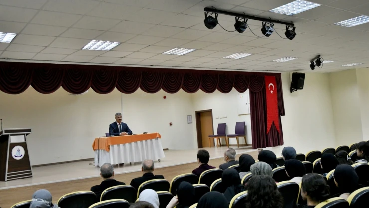 ÇAKÜ Rektörü Çiftçi, lise öğrencileriyle bir araya geldi