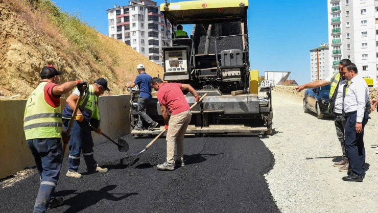 Candaroğulları Mahallesi'nde Asfalt Çalışmaları Sürüyor