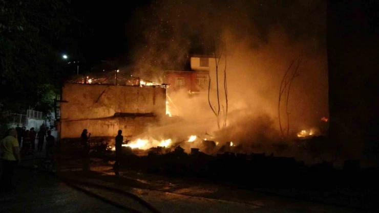 Çankırı'da 3 Ev Alevlere Teslim Oldu