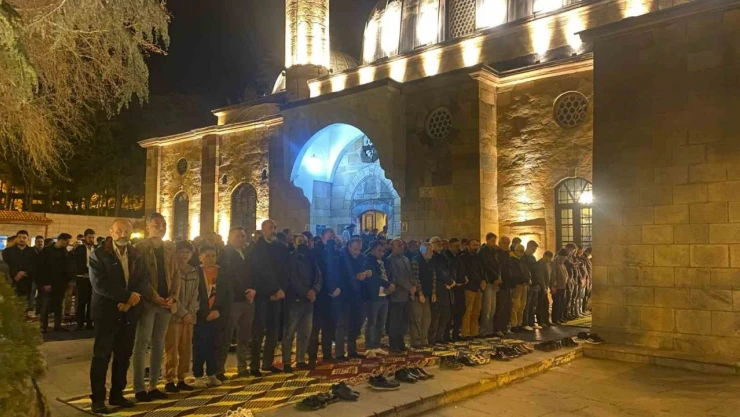 Çankırı'da 467 Yıllık Sultan Süleyman Camii Kadir Gecesi'nde Doldu Taştı