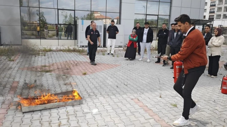 Çankırı'da Kurum Personellerine Uygulamalı Yangın Eğitimi
