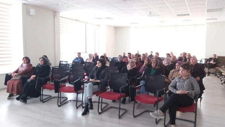 Çankırı'da Okullardaki Gıda İşletmeleri Personeline Hijyen Eğitimi