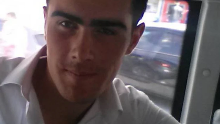 Çatıdan düşen genç hayatını kaybetti