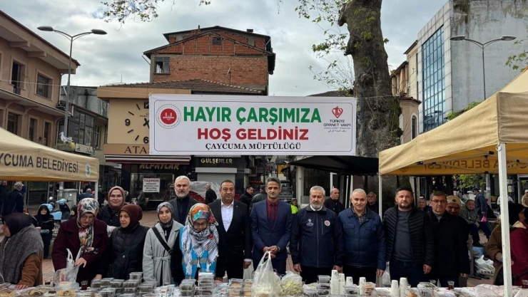 Çaycuma'da 'Gazze Yararına Hayır Çarşısı' Kuruldu