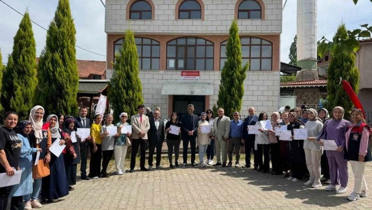 Çaycuma'da 35 Kadın Seracılık Belgesi Aldı