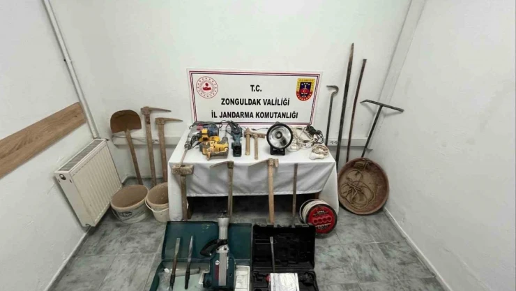 Kaçak Kazı Yapan 5 Kişi Yakalandı
