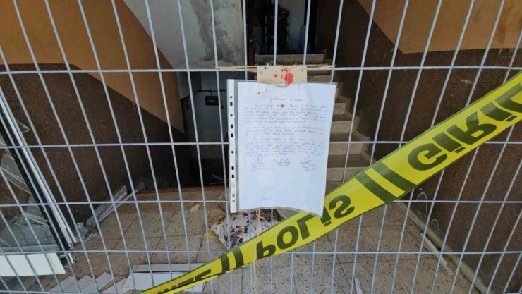 Patlama Sonrası Tahliye Edilen Apartman Mühürlendi