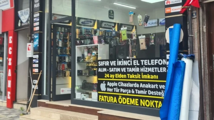 Cep Telefonu Dükkanından 1 Milyon Liralık Telefon Çalındı