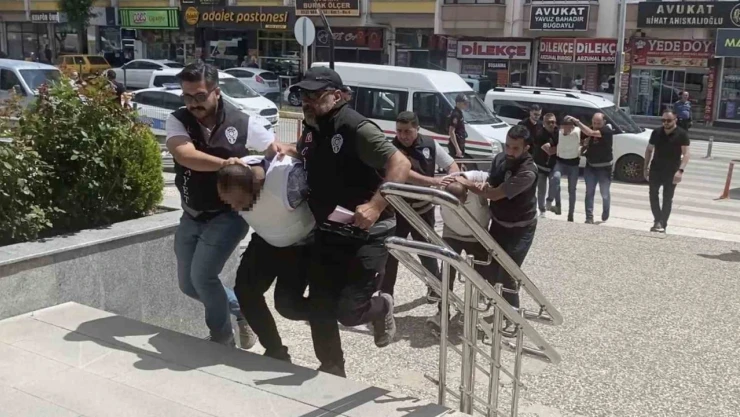 Cinayet Zanlıları Adliyeye Sevk Edildi