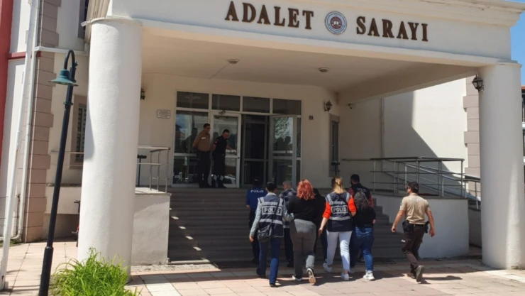 Cezaevinden İzinli Çıkıp, Dönmediler