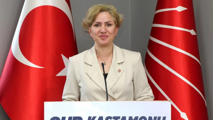 CHP Kadın Kolları İl Başkanı Akıncı: 'Şeriat Çağrısı Yapanlara Asla Geçit Vermeyeceğiz'