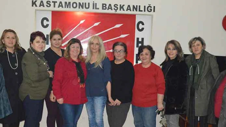 CHP Kadın Kolları'ndan öğrencilere destek