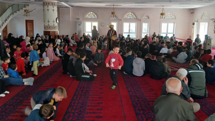 Cide'de Çocuklar Camide Buluştu