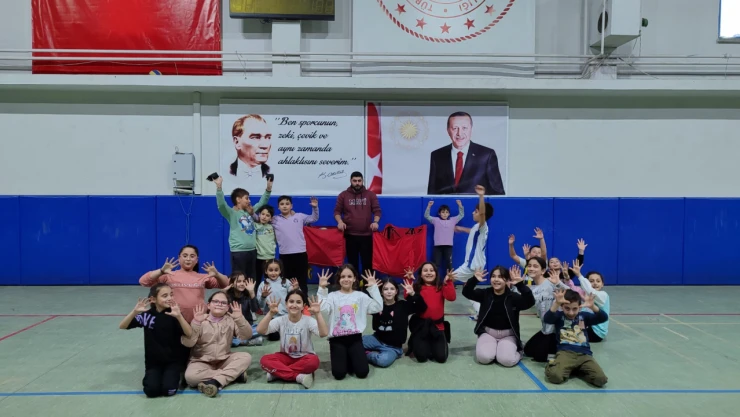 Cide'de Voleybol Eğitimleri Devam Ediyor