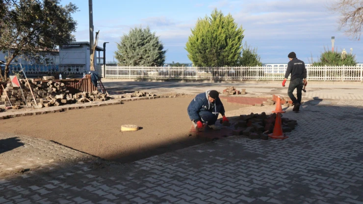 Cide Yol Onarımına Devam Ediyor