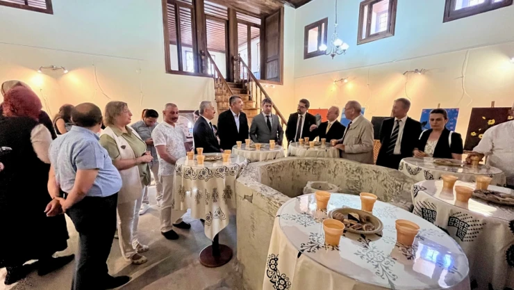 Çocuk Evleri'nin Sergisi Açıldı