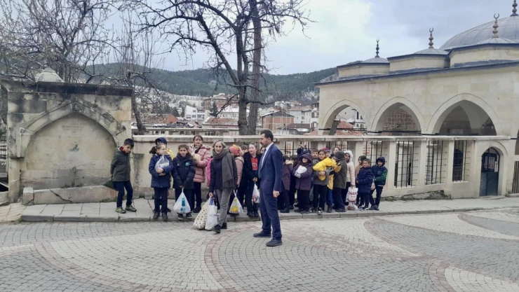 Çocuklar Harçlıklarıyla Destek Oldular