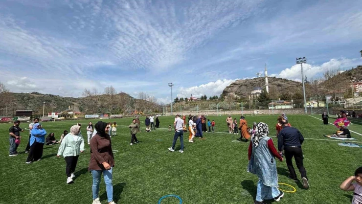 Çocuklar Ve Aileleri Stadyumda Buluştu