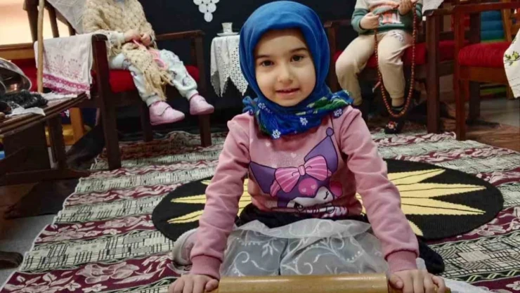 Çocuklar Yaşlıların Yerine Geçti