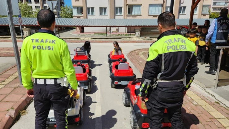 Çocuklara Güvenli Trafik Anlatıldı