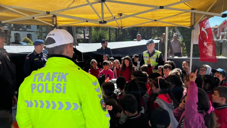 Çocuklara Trafik Bilgisi Aşılanıyor