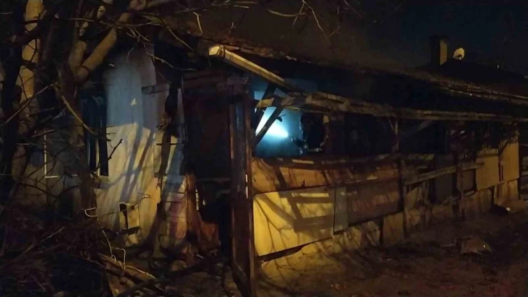 Çorum'da 78 Yaşındaki Kadının Evini Kundakladılar