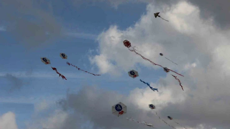 Çorum'da Cumhuriyet Coşkusu Gökyüzüne Taşındı