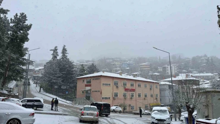 Çorum'da Kar Yağışı Etkili Oluyor