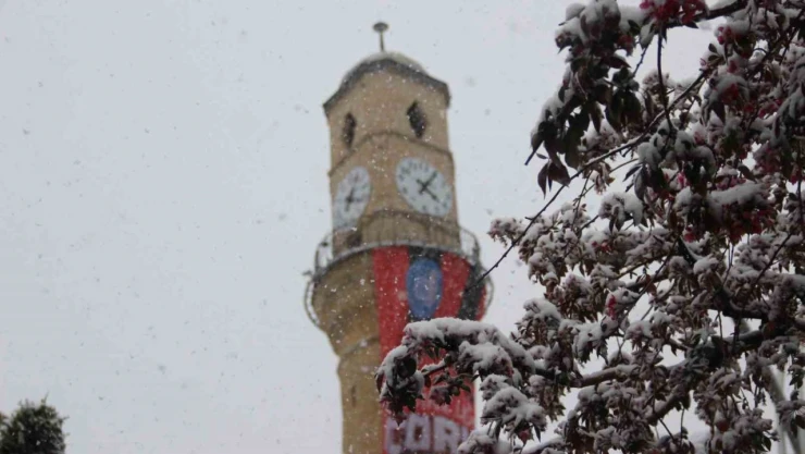 Çorum'da Kar Yağışı Etkisini Sürdürüyor