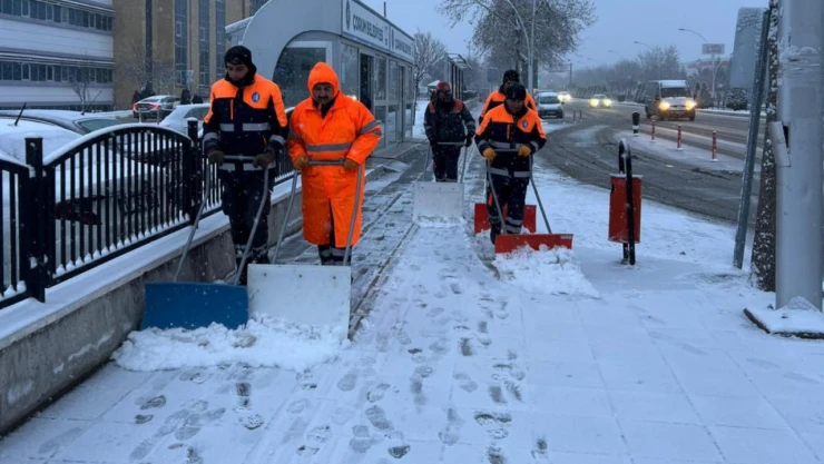 Çorum'da Karla Mücadele Çalışmaları Sürüyor