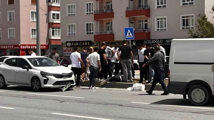 Karşıya Geçmek İsteyen Yayaya Otomobil arptı