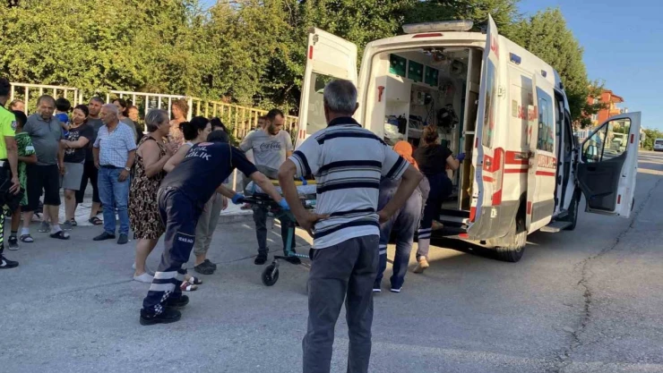 Çorum'da Minibüsle Çarpışan Bisikletli Çocuk Yaralandı