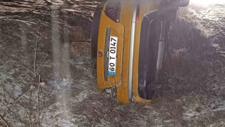 Ticari Taksi Şarampole Devrildi