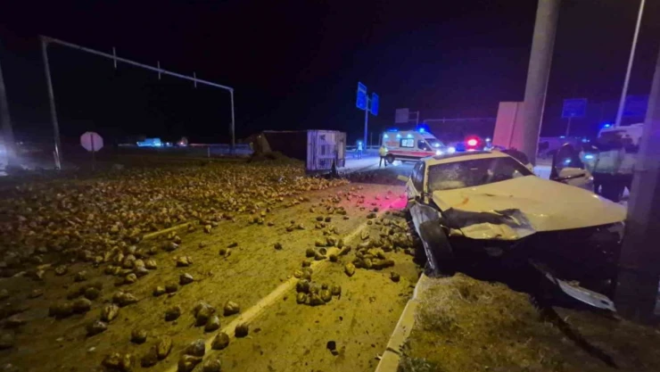 Çarpıştılar: 3 Yaralı