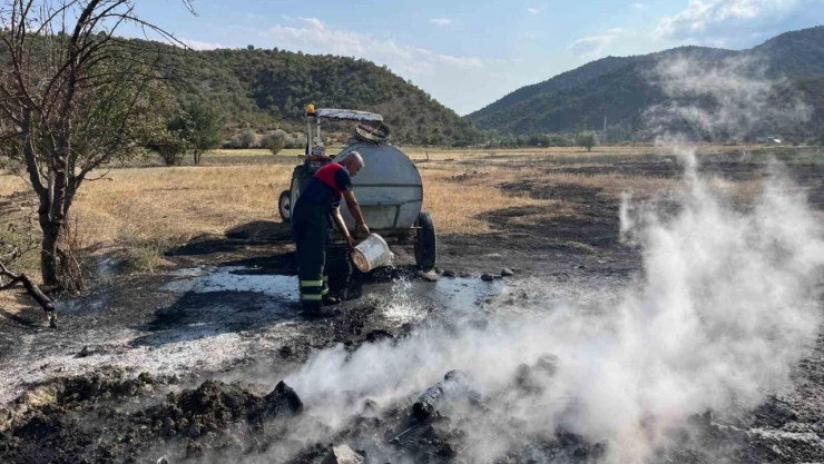Çorum'da Tarlada Çıkan Yangın Söndürüldü