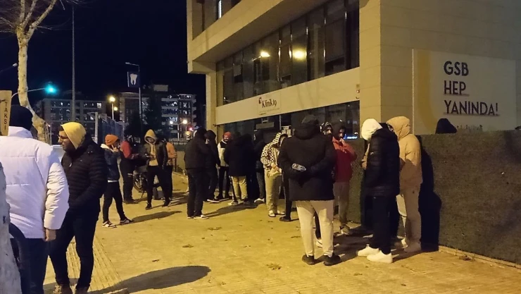 Komşu İlde Korkutan Deprem! Vatandaşlar Sokağa İndi