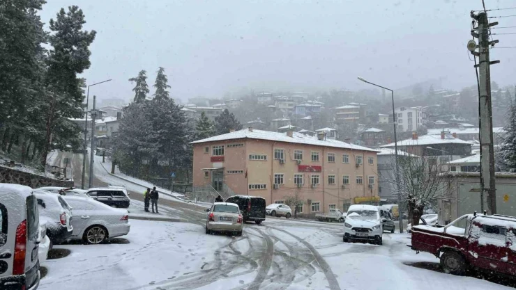 Çorum'un 3 İlçesinde Eğitime Kar Engeli