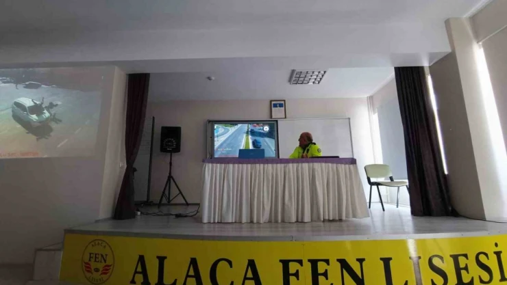 Lise Öğrencilerine Motosiklet Güvenliği Semineri