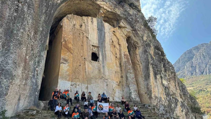 Çorum'un Kaya Mezarı Büyük İlgi Görüyor